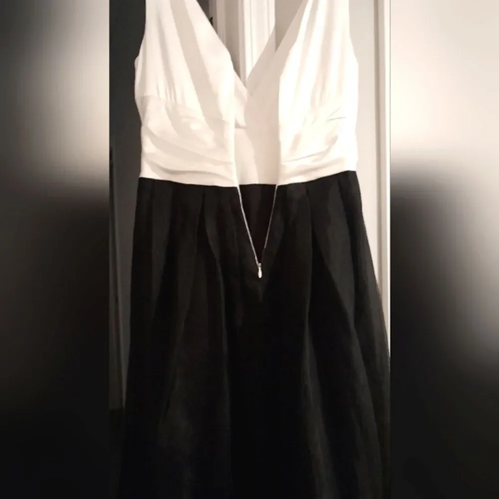 Vera Wang Formal Gown - Picture 5 of 9
